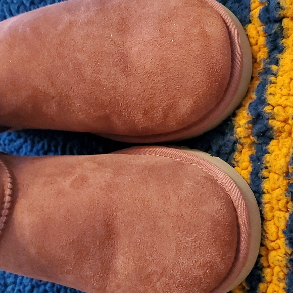 UGG BOOTS - Picture 4 of 7